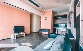 Panoramic Sky Apartment